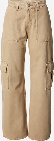 Monki Regular Cargo Jeans in Beige: front