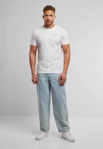 T-Shirt 'Cheers Bubbles' Mister Tee en blanc