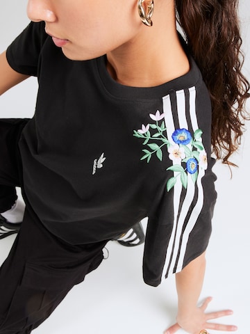 ADIDAS ORIGINALS Тениска 'Floral Loose ' в черно