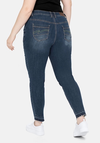 SHEEGO Slimfit Jeans in Blau