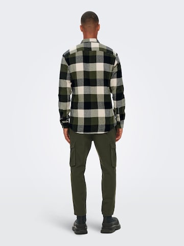 žalia Only & Sons Priglundantis modelis Marškiniai 'Gudmund'