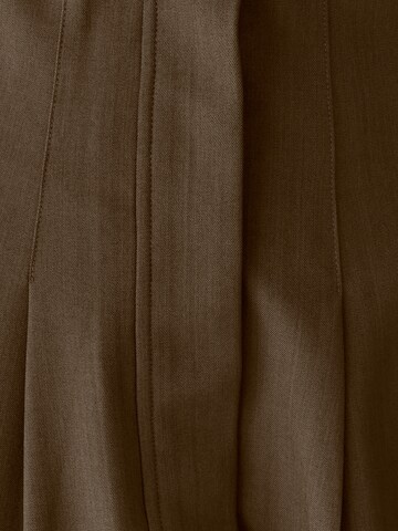 WillaHaljina 'Bea' - smeđa boja