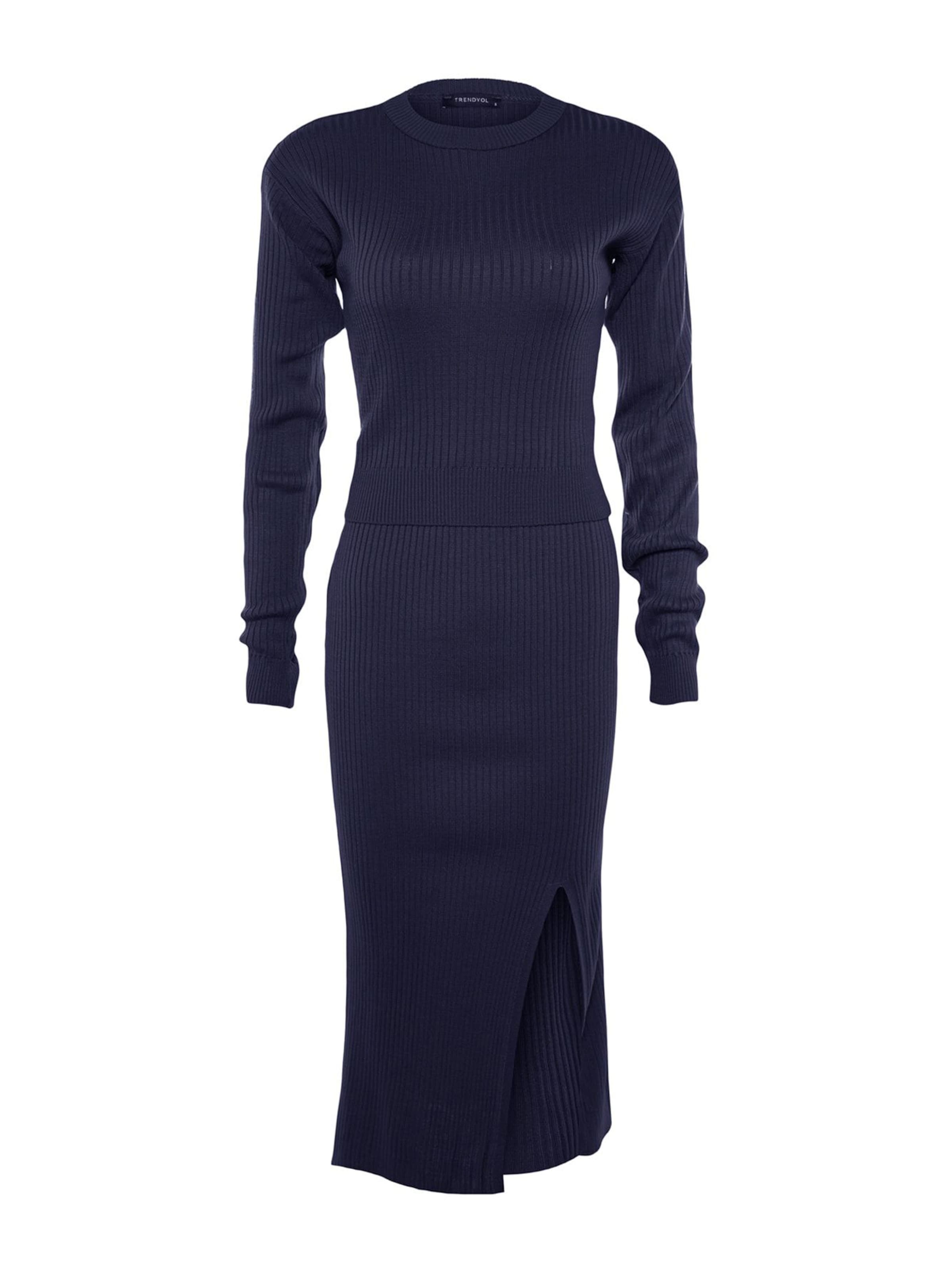 Trendyol Κουστούμι σε μπλε: μπροστά