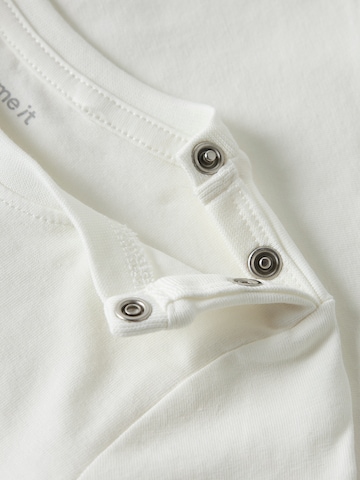 NAME IT Μπλουζάκι 'NBMVACION' σε λευκό