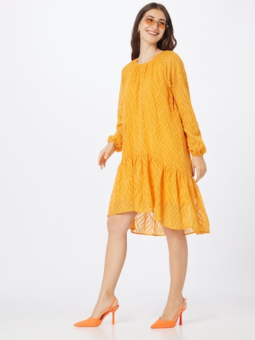 Moves Dress 'Kamis' in Yellow