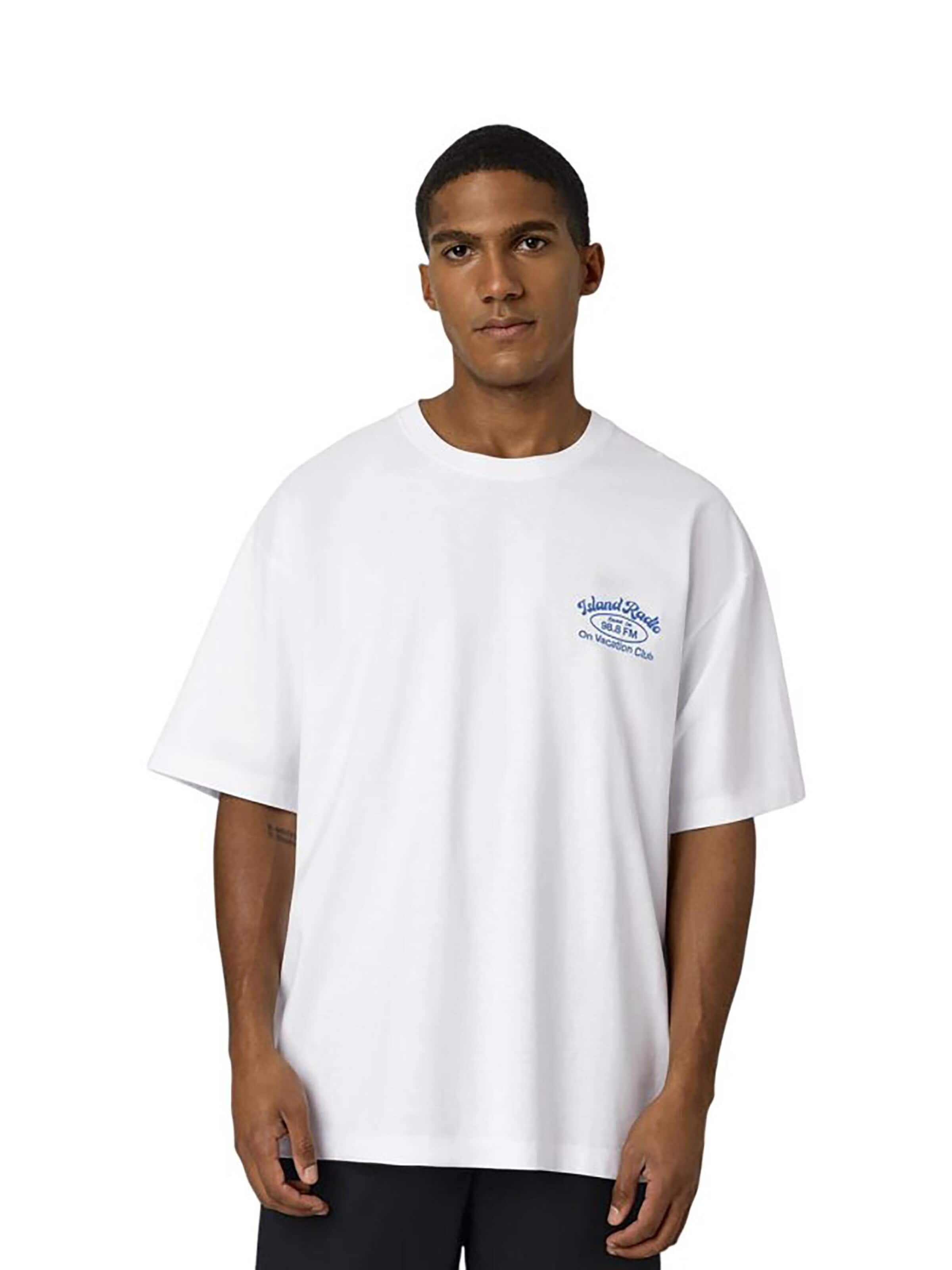 On Vacation Shirt 'Island Radio' in White: front