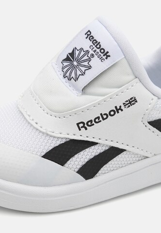 balta Reebok Sportbačiai 'CLUB C REVENGE'