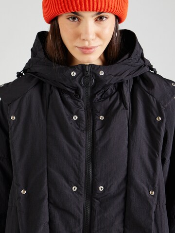 Embassy of Bricks and Logs Winter coat in Black