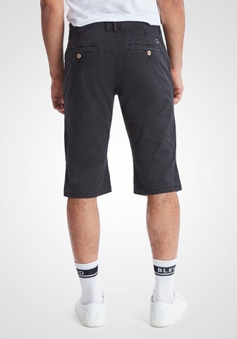 BLEND Regular Chinoshorts in Schwarz