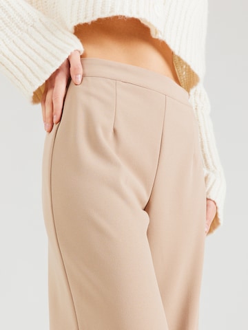 Wide leg Pantaloni con piega frontale 'SARA' di VERO MODA in beige