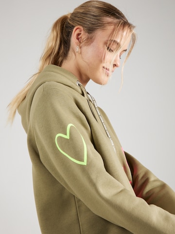 Zwillingsherz Sweatshirt 'LOVE' in Green