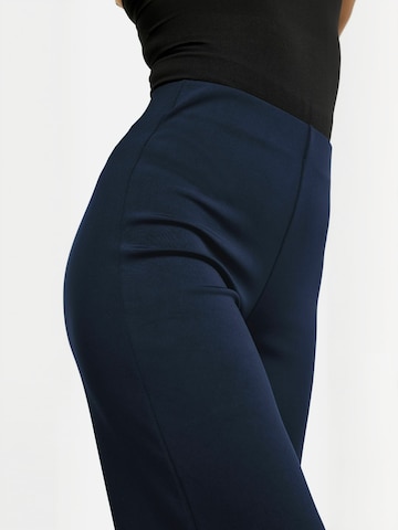 Regular Pantalon ' HENNE ' Liberte Essentiel en bleu