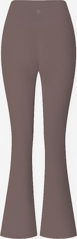 GOD SAVE QUEENS Legginsy 'Second Skin Studio High-Waisted Bootcut Legging' w kolorze brązowy: przód