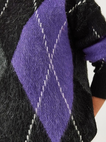 Pullover extra large di Bianco Lucci in nero