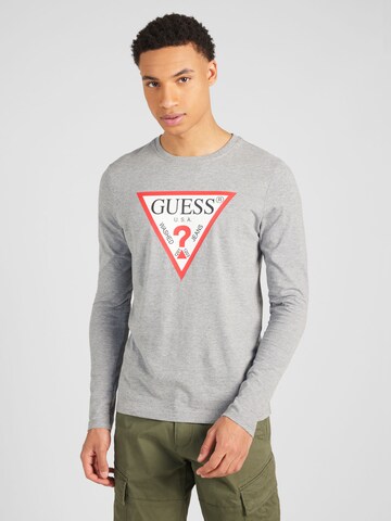 T-Shirt GUESS en gris : devant