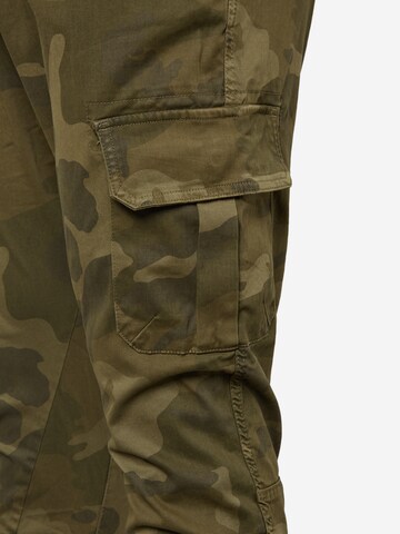 Tapered Pantaloni cargo di Urban Classics in verde