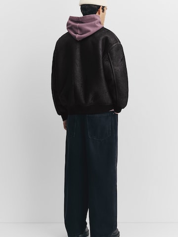 Pull&Bear Přechodná bunda – černá