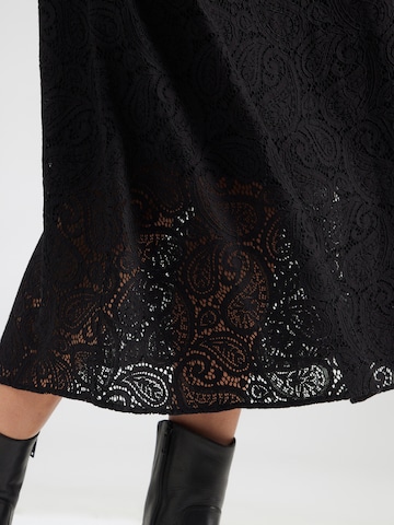 COMMA Rock in Schwarz