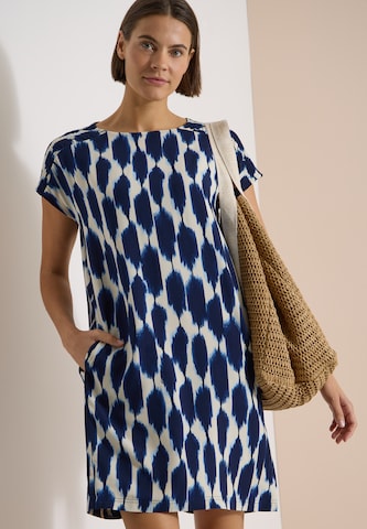 Rochie de la CECIL pe albastru: față