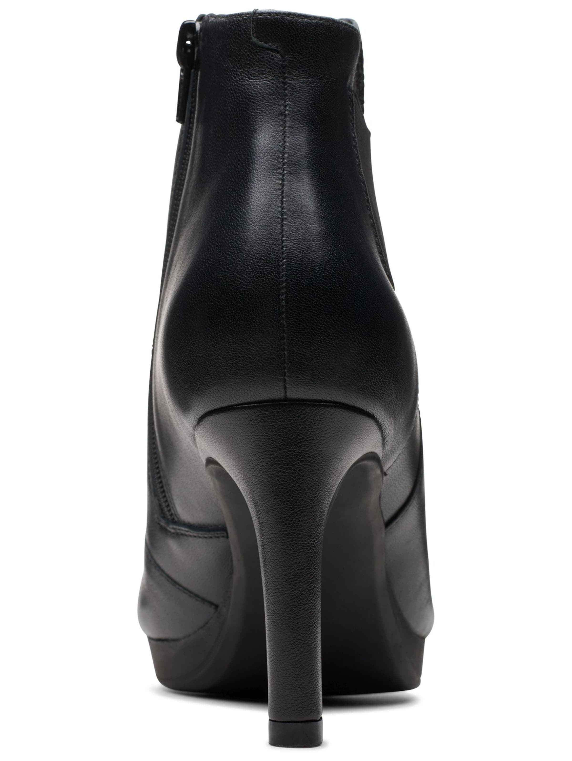 CLARKS Stiefelette in Schwarz
