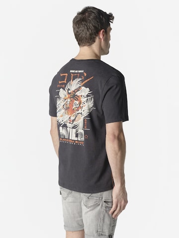 Tricou de la KOROSHI pe negru