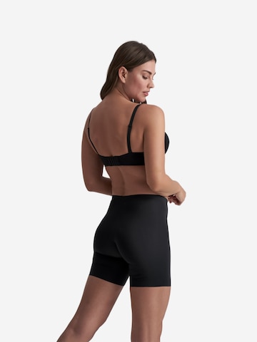 Bye Bra Shapinghose 'Smooth Essentials Mid Waist Short' in Schwarz