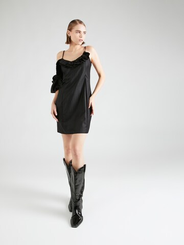 TOPSHOP Dress in Black: front
