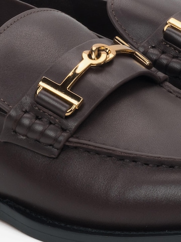 Estro Moccasins '041-2' in Brown