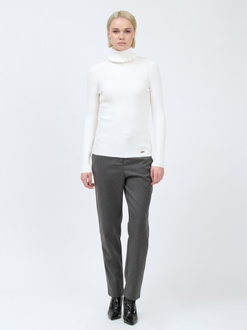 Influencer Sweater in White