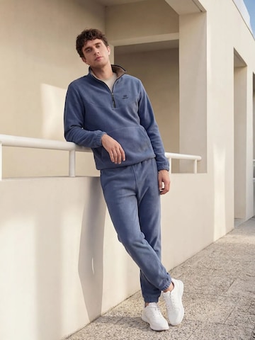 Tommy Life Sweat suit in Blue: front