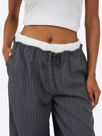 Wide leg Pantaloni di BRAVE SOUL in grigio