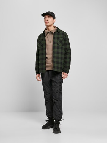 Urban Classics - Ajuste confortable Camisa en verde