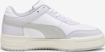 Baskets basses PUMA en blanc