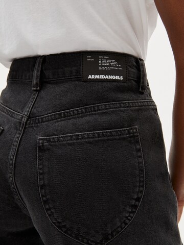 ARMEDANGELS Regular Jeans 'Svia' in Zwart