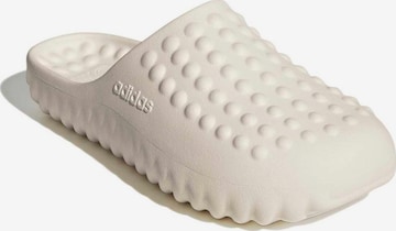 ADIDAS SPORTSWEAR Pantoletter 'Adissage 360Rec' i hvid: forside