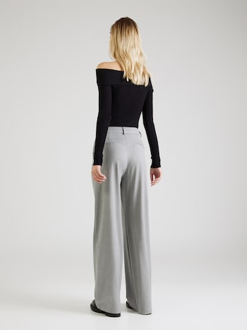 Nasty Gal Regular Pleat-front trousers in Grey