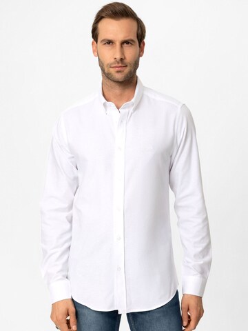 Coupe regular Chemise Dandalo en bleu : devant