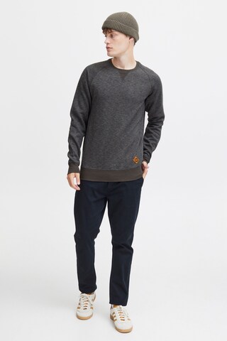 !Solid Sweatshirt in Grau