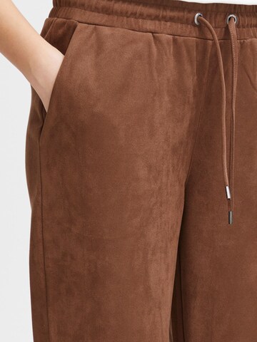 Regular Pantalon 'Judith' Oxmo en marron