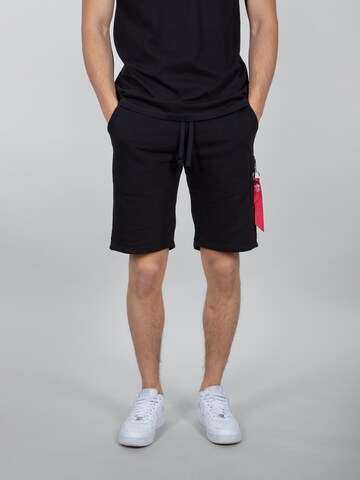 ALPHA INDUSTRIES Regular Shorts in Schwarz: predná strana