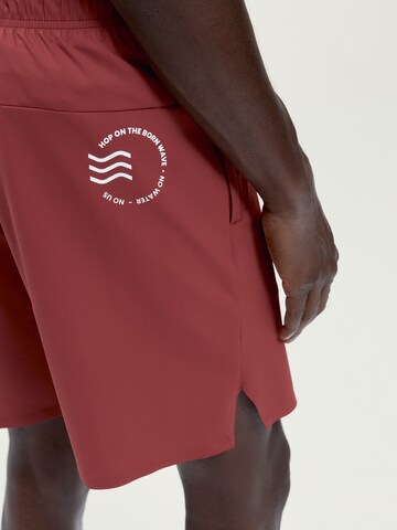 Born Regular Sports trousers ' Orinoco ' in Red