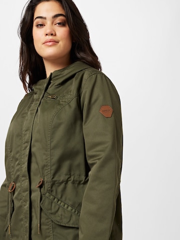 Parka mi-saison 'Lorca' ONLY Carmakoma en vert