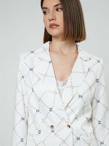 Influencer - Blazer en blanco