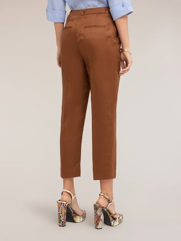 Coupe slim Pantalon MOTIVI en marron