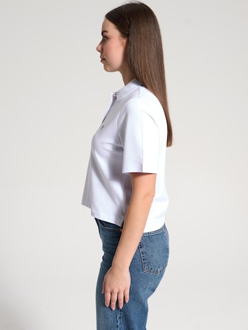 T-shirt 'Brigitte' NOWIHT en blanc