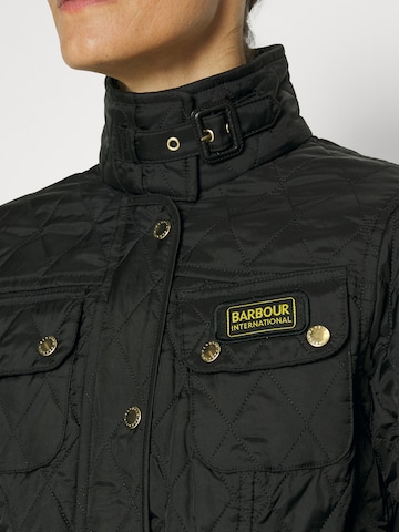 Barbour International Φθινοπωρινό και ανοιξιάτικο μπουφάν σε μαύρο