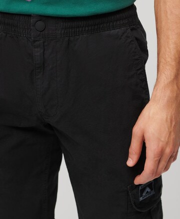 Superdry Regular Cargohose 'Para' in Schwarz