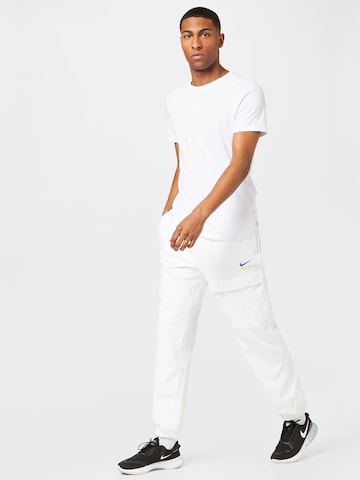 Nike Sportswear Tapered Hose in Weiß