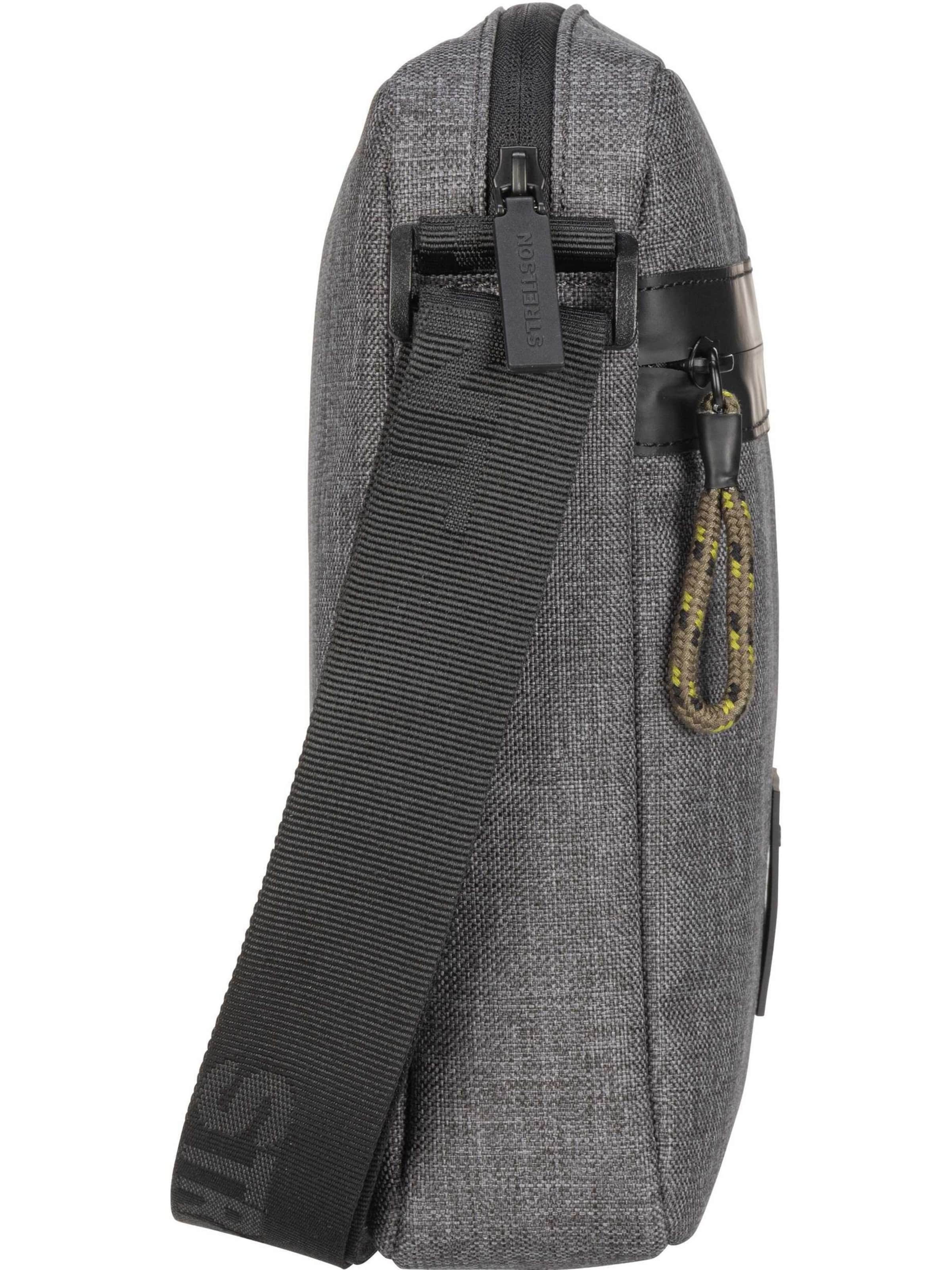 STRELLSON Schoudertas 'Northwood Marcus' in Grijs