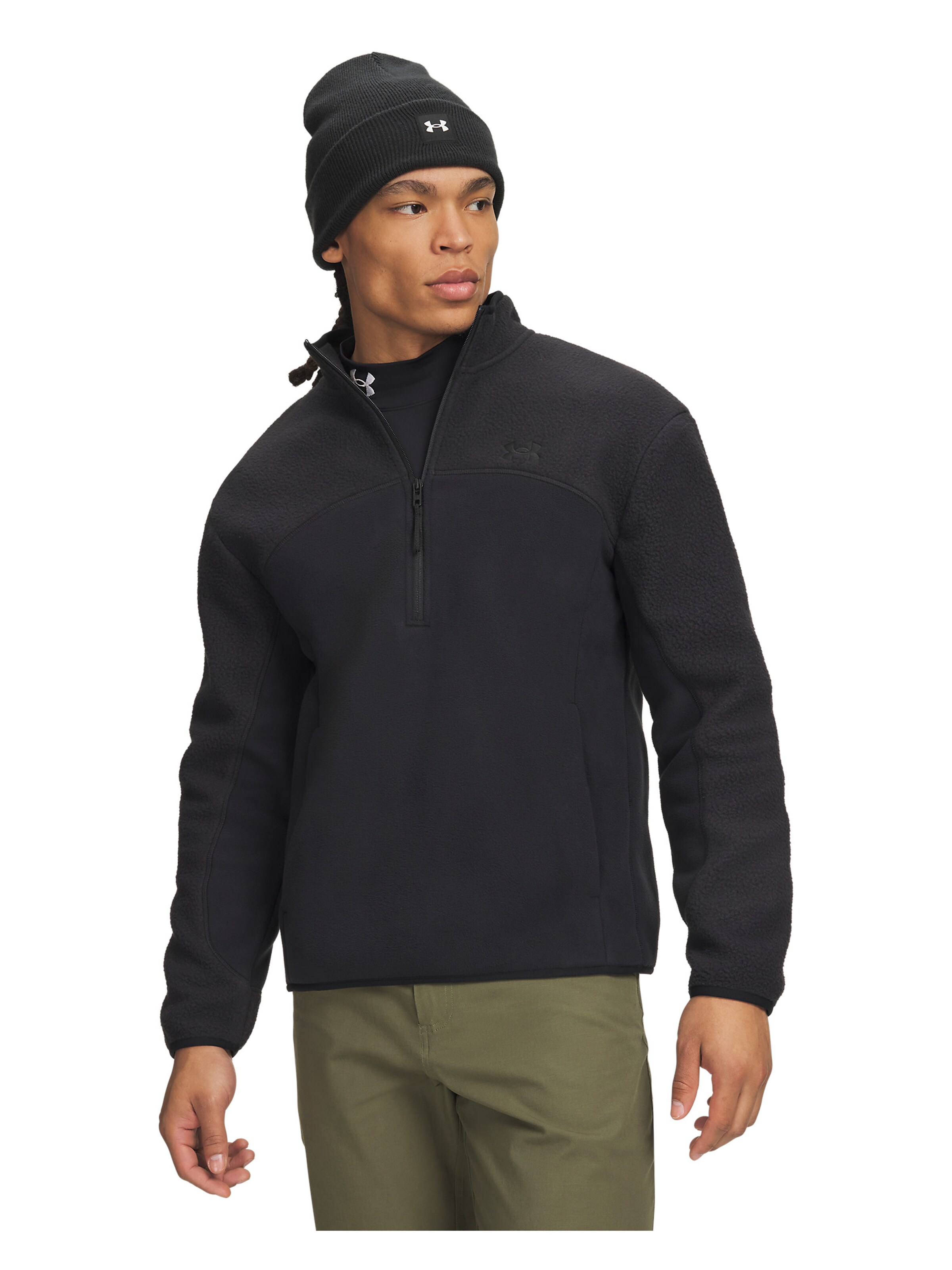 UNDER ARMOUR Sportsweatshirt in Zwart: voorkant